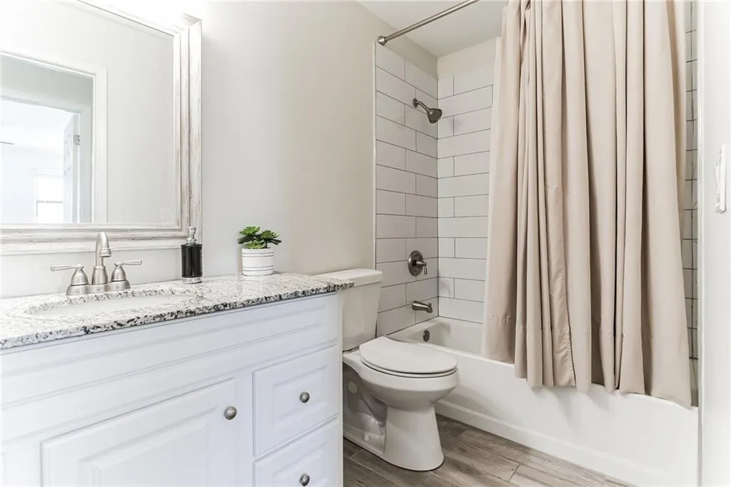 405 Barrington Hills Drive, Sandy Springs, Georgia 30350, 2 Bedrooms Bedrooms, ,2 BathroomsBathrooms,Residential,Sold,405 Barrington Hills Drive,7172312