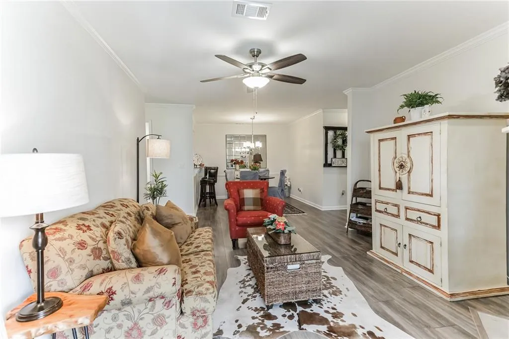 405 Barrington Hills Drive, Sandy Springs, Georgia 30350, 2 Bedrooms Bedrooms, ,2 BathroomsBathrooms,Residential,Sold,405 Barrington Hills Drive,7172312