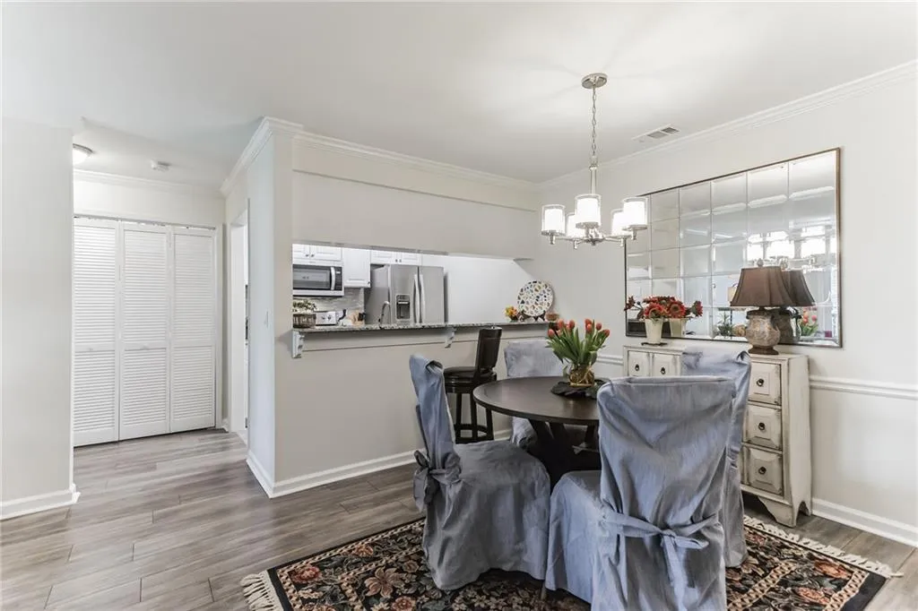 405 Barrington Hills Drive, Sandy Springs, Georgia 30350, 2 Bedrooms Bedrooms, ,2 BathroomsBathrooms,Residential,Sold,405 Barrington Hills Drive,7172312