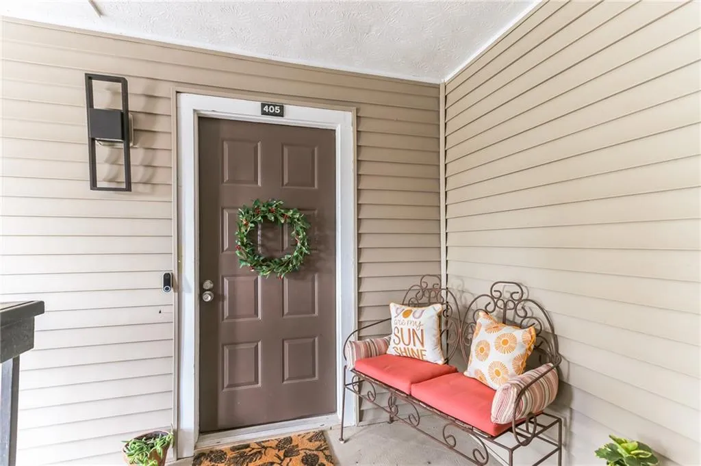 405 Barrington Hills Drive, Sandy Springs, Georgia 30350, 2 Bedrooms Bedrooms, ,2 BathroomsBathrooms,Residential,Sold,405 Barrington Hills Drive,7172312