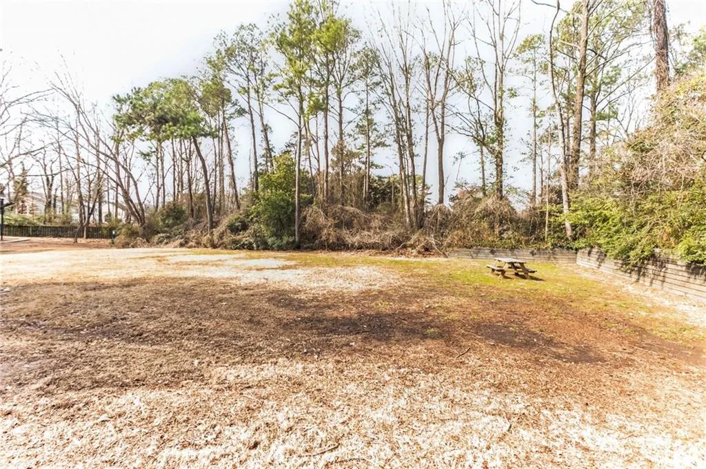 405 Barrington Hills Drive, Sandy Springs, Georgia 30350, 2 Bedrooms Bedrooms, ,2 BathroomsBathrooms,Residential,Sold,405 Barrington Hills Drive,7172312