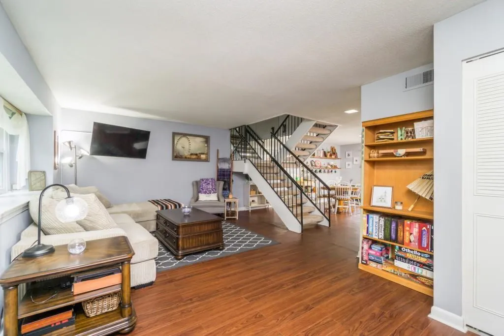 7150 Stonington Drive, Sandy Springs, Georgia 30328, 2 Bedrooms Bedrooms, ,2 BathroomsBathrooms,Residential,Sold,7150 Stonington Drive,6807578