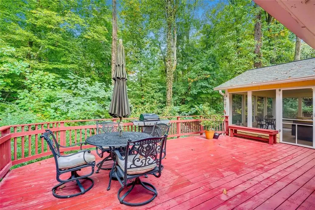 5572 Sherrell Drive Ne, Sandy Springs, Georgia 30342, 4 Bedrooms Bedrooms, ,3 BathroomsBathrooms,Residential,Sold,5572 Sherrell Drive Ne,6796560
