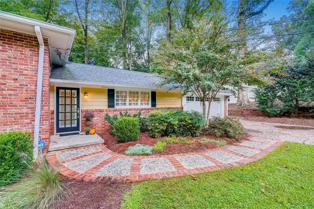 5572 Sherrell Drive Ne, Sandy Springs, Georgia 30342, 4 Bedrooms Bedrooms, ,3 BathroomsBathrooms,Residential,Sold,5572 Sherrell Drive Ne,6796560