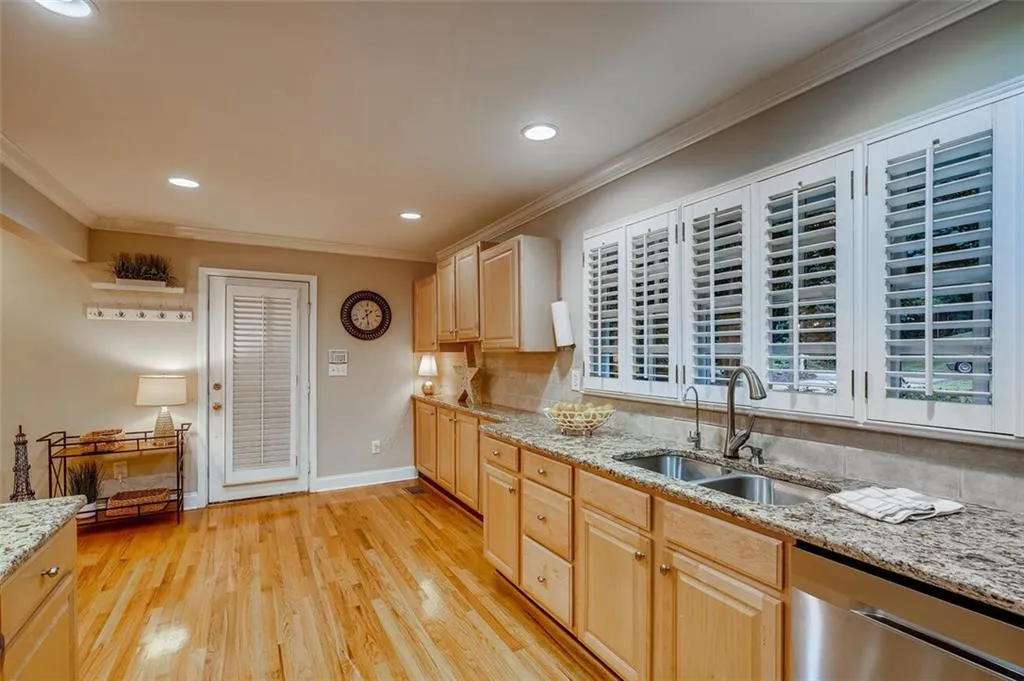 5572 Sherrell Drive Ne, Sandy Springs, Georgia 30342, 4 Bedrooms Bedrooms, ,3 BathroomsBathrooms,Residential,Sold,5572 Sherrell Drive Ne,6796560