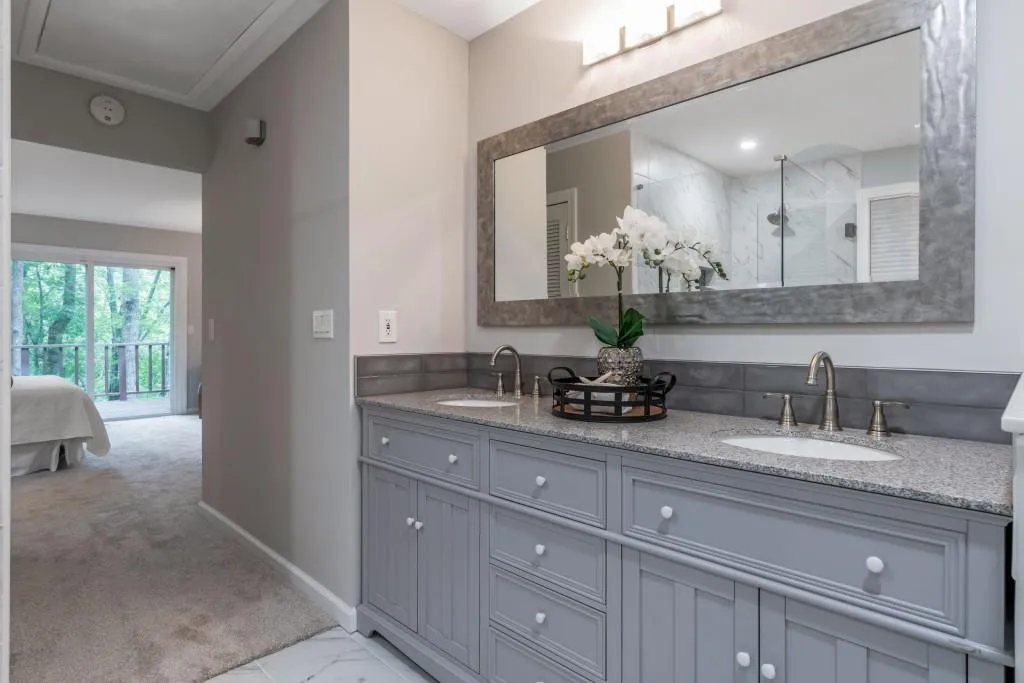 195 N Mill Court, Sandy Springs, Georgia 30328, 4 Bedrooms Bedrooms, ,3 BathroomsBathrooms,Residential,Sold,195 N Mill Court,6744800