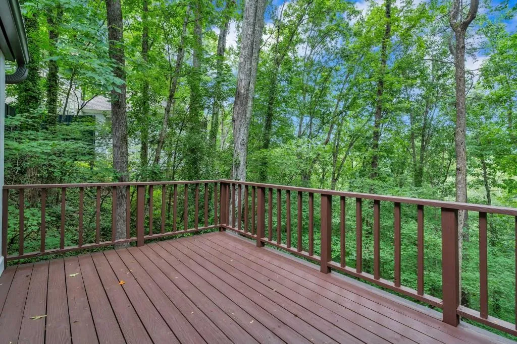 195 N Mill Court, Sandy Springs, Georgia 30328, 4 Bedrooms Bedrooms, ,3 BathroomsBathrooms,Residential,Sold,195 N Mill Court,6744800