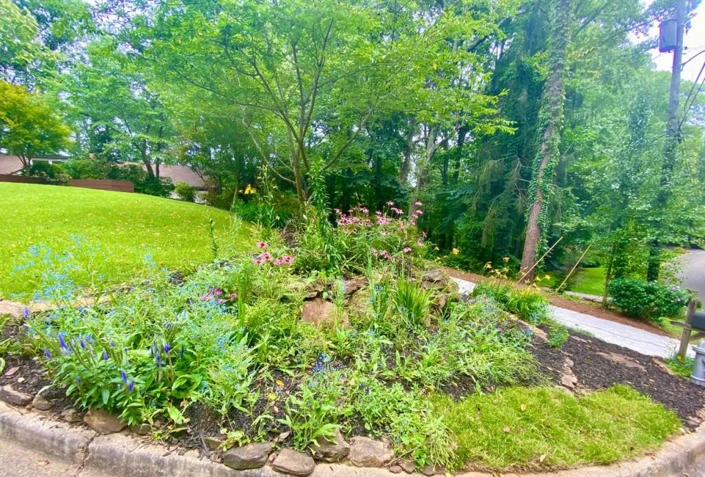 195 N Mill Court, Sandy Springs, Georgia 30328, 4 Bedrooms Bedrooms, ,3 BathroomsBathrooms,Residential,Sold,195 N Mill Court,6744800