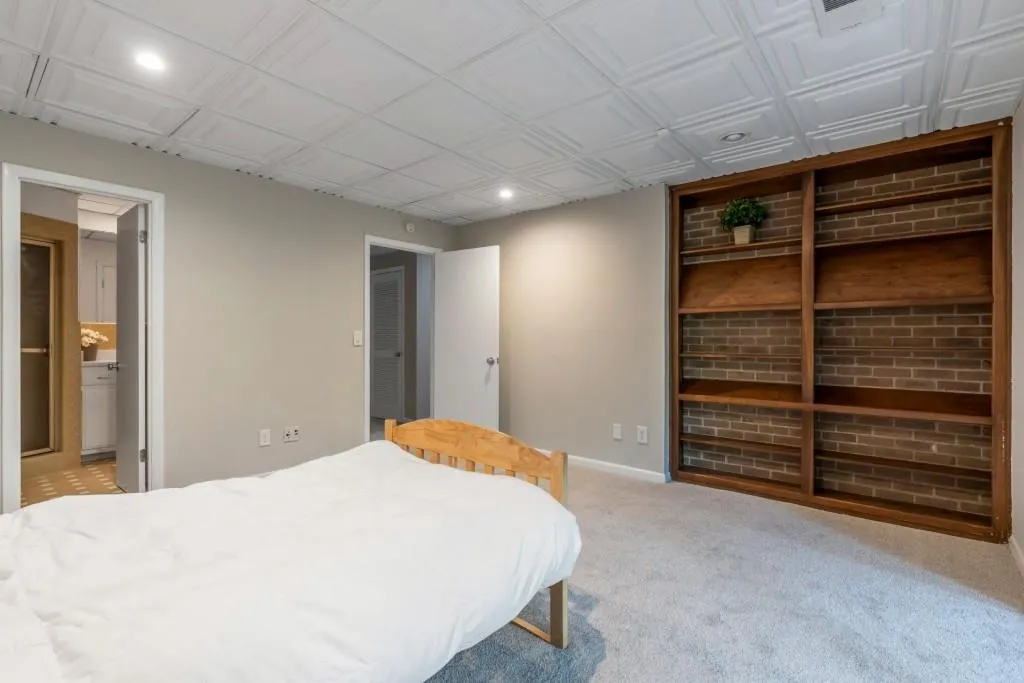 195 N Mill Court, Sandy Springs, Georgia 30328, 4 Bedrooms Bedrooms, ,3 BathroomsBathrooms,Residential,Sold,195 N Mill Court,6744800