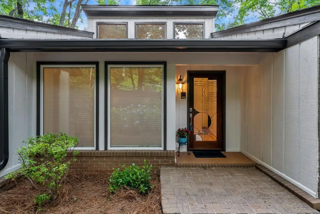 195 N Mill Court, Sandy Springs, Georgia 30328, 4 Bedrooms Bedrooms, ,3 BathroomsBathrooms,Residential,Sold,195 N Mill Court,6744800