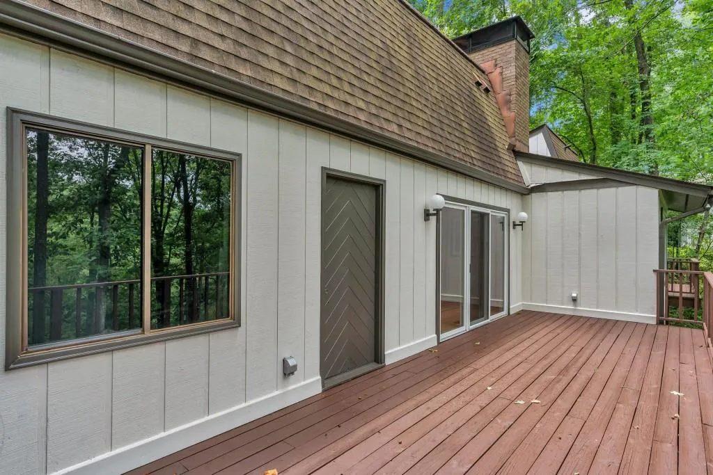 195 N Mill Court, Sandy Springs, Georgia 30328, 4 Bedrooms Bedrooms, ,3 BathroomsBathrooms,Residential,Sold,195 N Mill Court,6744800