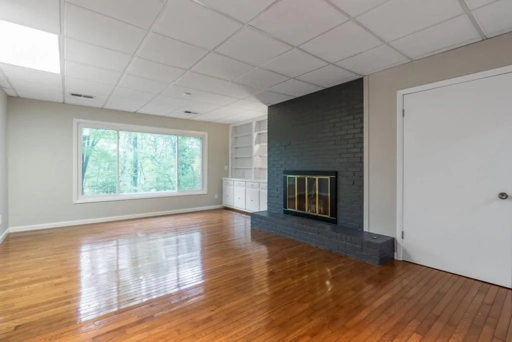 195 N Mill Court, Sandy Springs, Georgia 30328, 4 Bedrooms Bedrooms, ,3 BathroomsBathrooms,Residential,Sold,195 N Mill Court,6744800