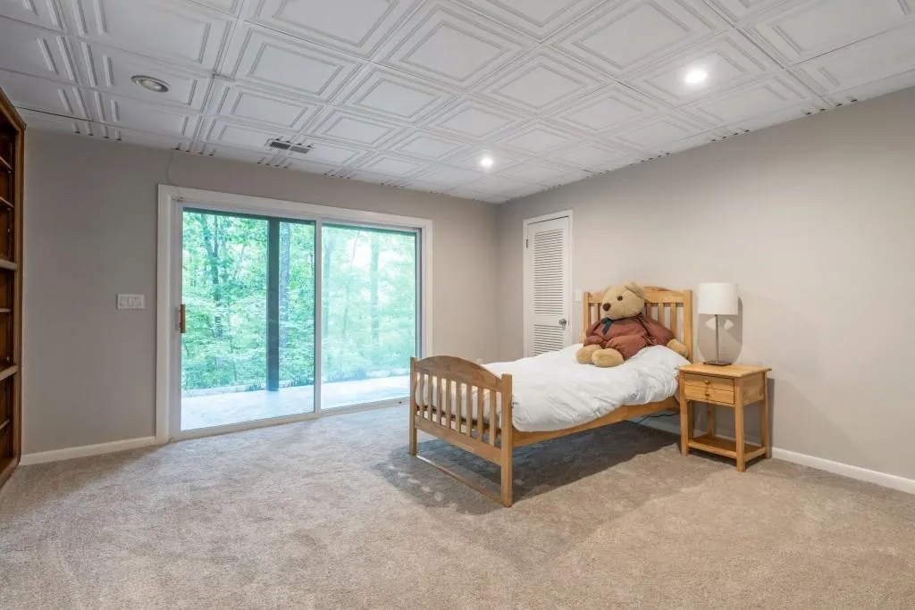 195 N Mill Court, Sandy Springs, Georgia 30328, 4 Bedrooms Bedrooms, ,3 BathroomsBathrooms,Residential,Sold,195 N Mill Court,6744800