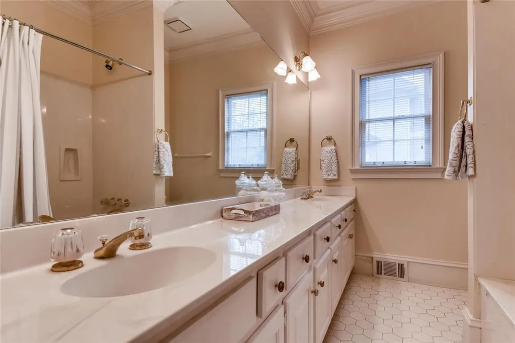 2860 Harwick Drive, Sandy Springs, Georgia 30350, 5 Bedrooms Bedrooms, ,3 BathroomsBathrooms,Residential,Sold,2860 Harwick Drive,6542219