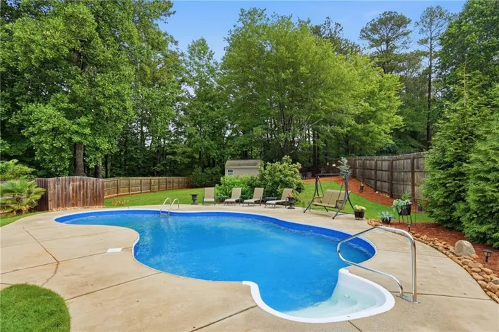View of Resort-Backyard Yard Pool!