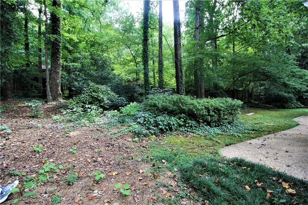 430 Lost Forest Court, Sandy Springs, Georgia 30328, 6 Bedrooms Bedrooms, ,3 BathroomsBathrooms,Residential,Sold,430 Lost Forest Court,6694430