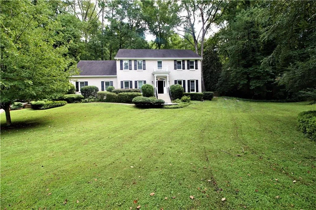 430 Lost Forest Court, Sandy Springs, Georgia 30328, 6 Bedrooms Bedrooms, ,3 BathroomsBathrooms,Residential,Sold,430 Lost Forest Court,6694430