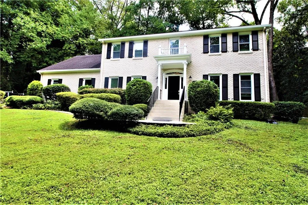 430 Lost Forest Court, Sandy Springs, Georgia 30328, 6 Bedrooms Bedrooms, ,3 BathroomsBathrooms,Residential,Sold,430 Lost Forest Court,6694430