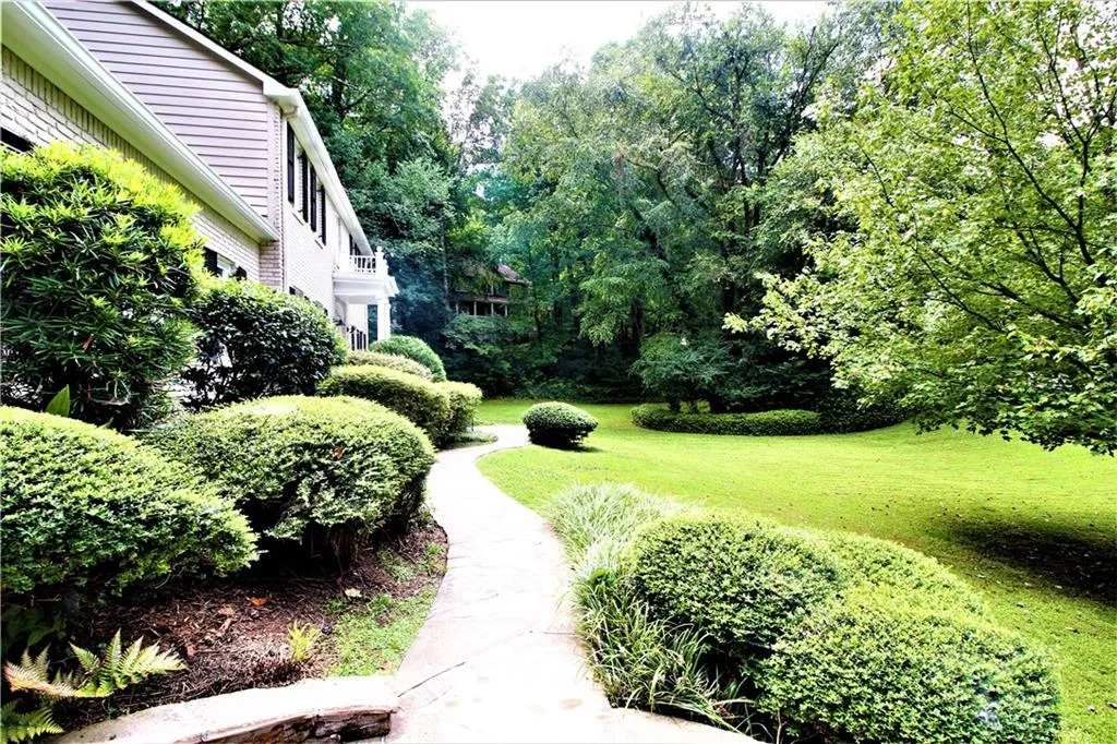 430 Lost Forest Court, Sandy Springs, Georgia 30328, 6 Bedrooms Bedrooms, ,3 BathroomsBathrooms,Residential,Sold,430 Lost Forest Court,6694430