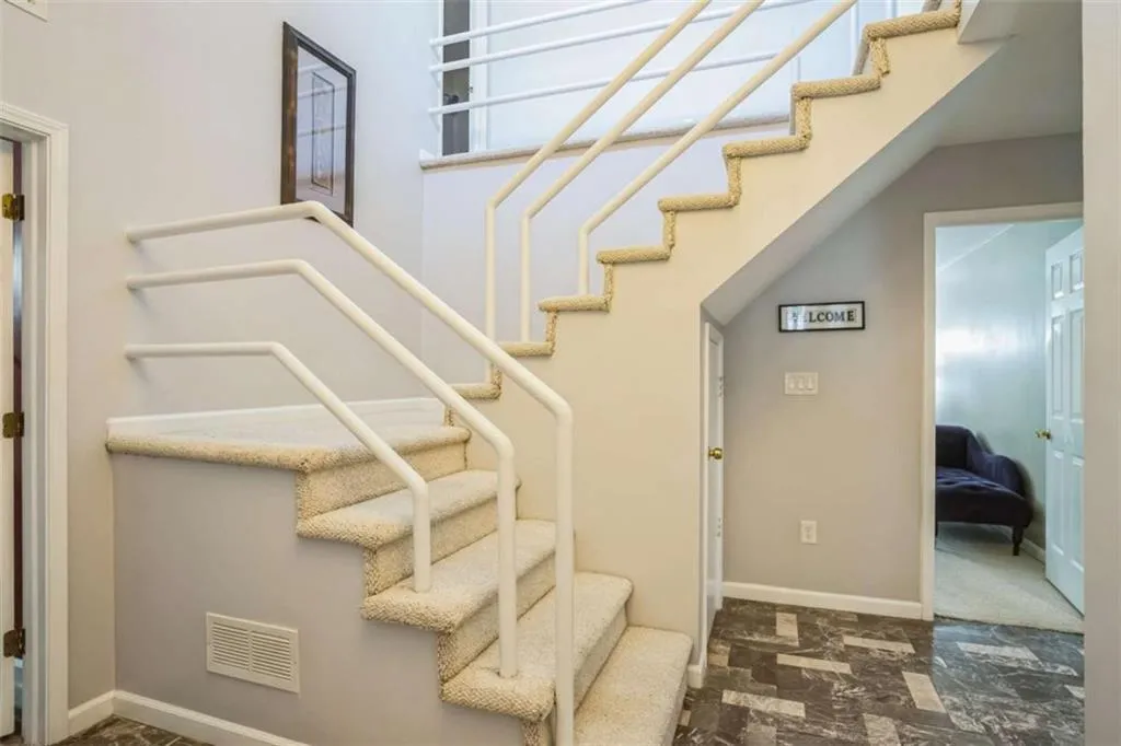 2914 Lenox Road Ne Unit 12, Atlanta, Georgia 30324, 4 Bedrooms Bedrooms, ,3 BathroomsBathrooms,Residential,Sold,2914 Lenox Road Ne Unit 12,7546808