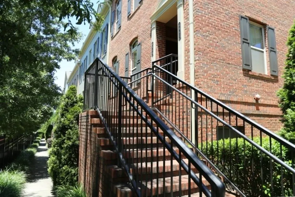 6462 Chariot Street Unit 16, Atlanta, Georgia 30328, 2 Bedrooms Bedrooms, ,2 BathroomsBathrooms,Residential,Sold,6462 Chariot Street Unit 16,6041302