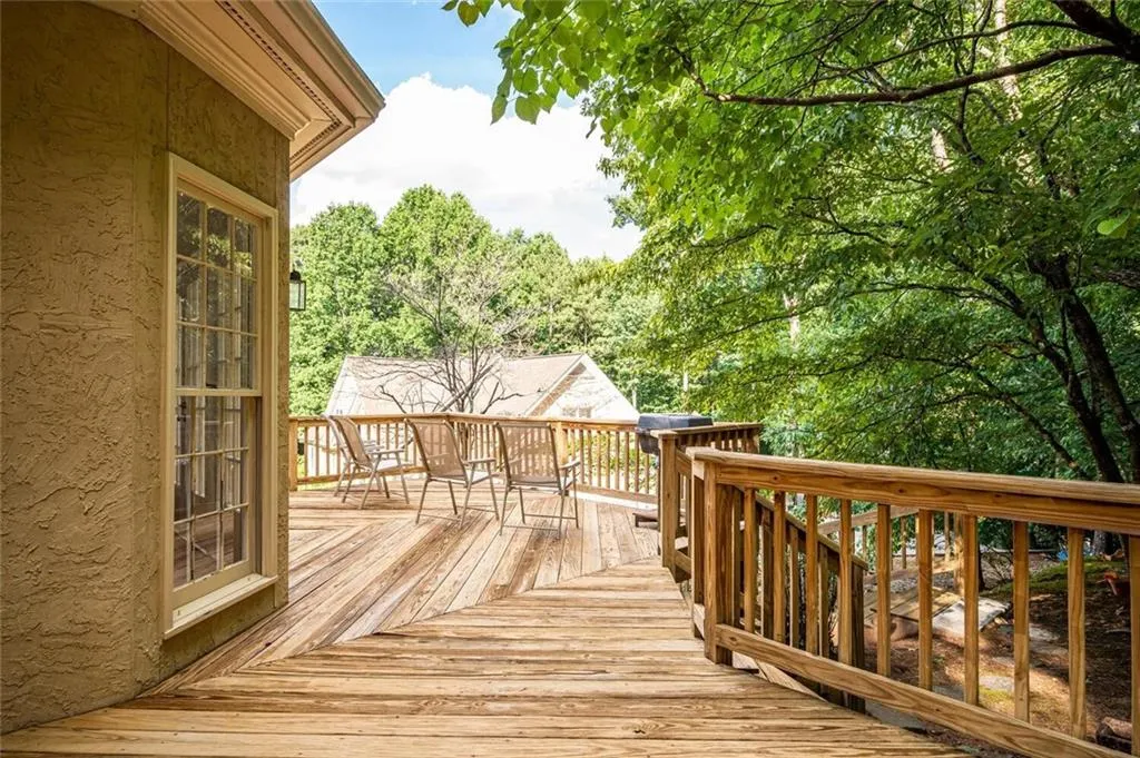 175 Treadwick Drive, Sandy Springs, Georgia 30350, 4 Bedrooms Bedrooms, ,3 BathroomsBathrooms,Residential,Sold,175 Treadwick Drive,6905859