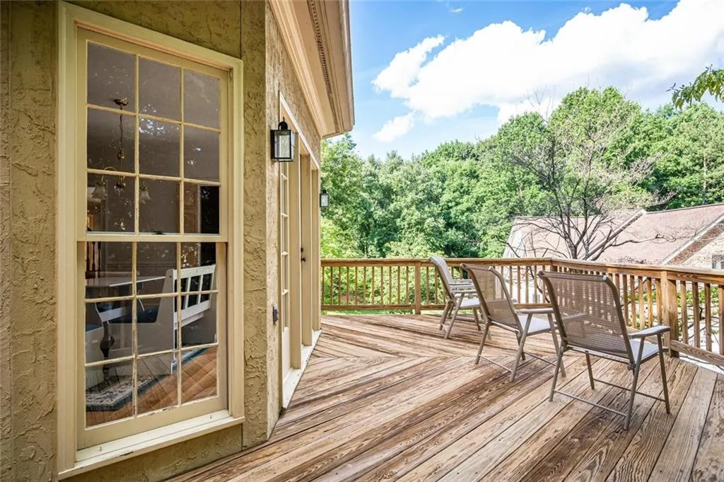 175 Treadwick Drive, Sandy Springs, Georgia 30350, 4 Bedrooms Bedrooms, ,3 BathroomsBathrooms,Residential,Sold,175 Treadwick Drive,6905859