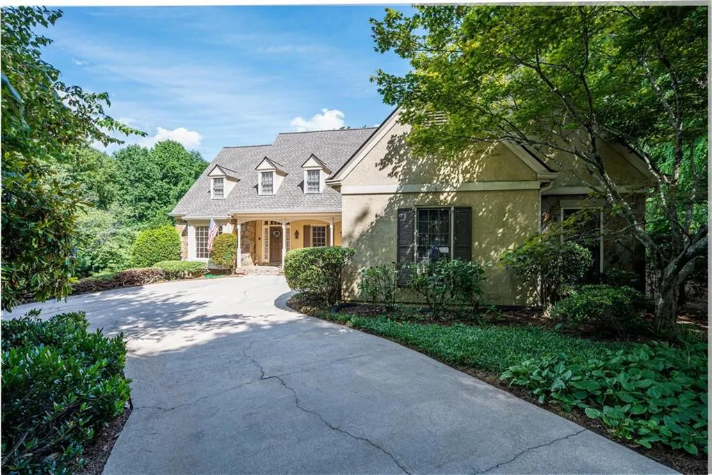 175 Treadwick Drive, Sandy Springs, Georgia 30350, 4 Bedrooms Bedrooms, ,3 BathroomsBathrooms,Residential,Sold,175 Treadwick Drive,6905859