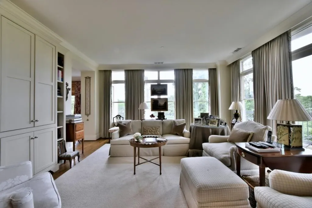 2500 Peachtree Road Unit 406n, Atlanta, Georgia 30305, 2 Bedrooms Bedrooms, ,2 BathroomsBathrooms,Residential,Sold,2500 Peachtree Road Unit 406n,5686680