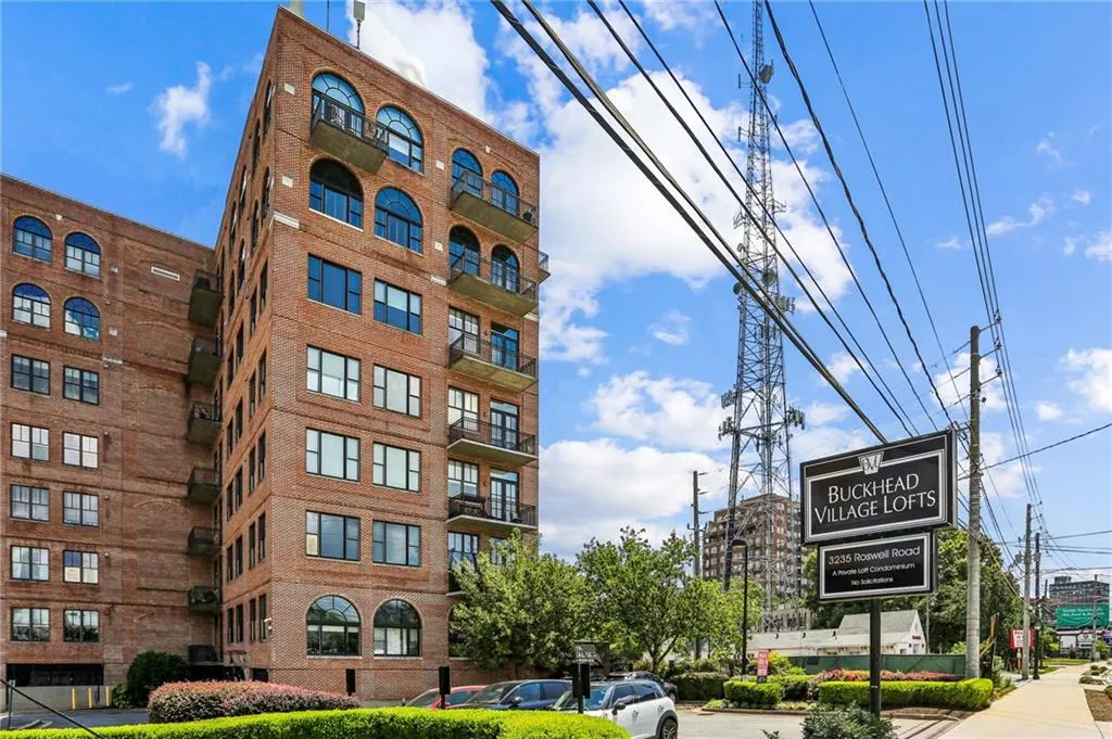 3235 Roswell Road Ne Unit 718, Atlanta, Georgia 30305, 2 Bedrooms Bedrooms, ,2 BathroomsBathrooms,Residential,For Sale,3235 Roswell Road Ne Unit 718,7617838