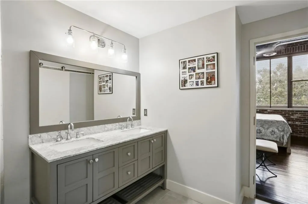 Primary Suite Bathroom