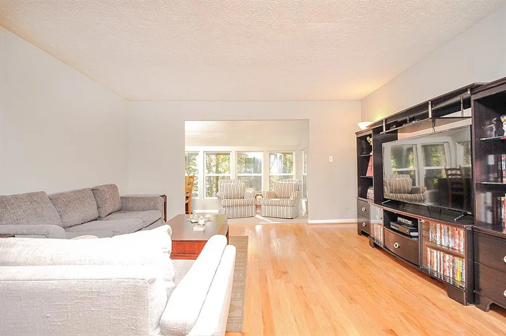 5143 Roswell Road Unit 8, Atlanta, Georgia 30342, 2 Bedrooms Bedrooms, ,1 BathroomBathrooms,Residential,Sold,5143 Roswell Road Unit 8,5936378