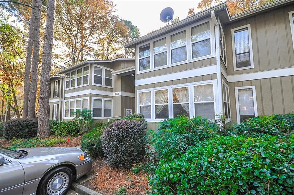 5143 Roswell Road Unit 8, Atlanta, Georgia 30342, 2 Bedrooms Bedrooms, ,1 BathroomBathrooms,Residential,Sold,5143 Roswell Road Unit 8,5936378