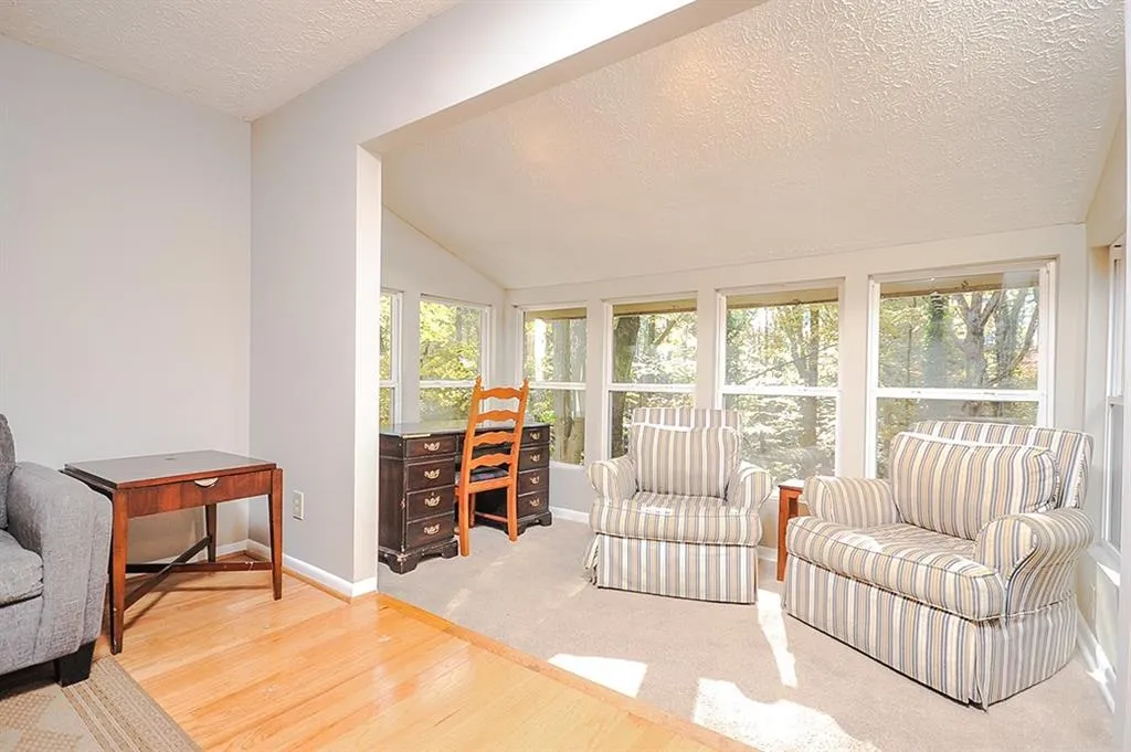 5143 Roswell Road Unit 8, Atlanta, Georgia 30342, 2 Bedrooms Bedrooms, ,1 BathroomBathrooms,Residential,Sold,5143 Roswell Road Unit 8,5936378