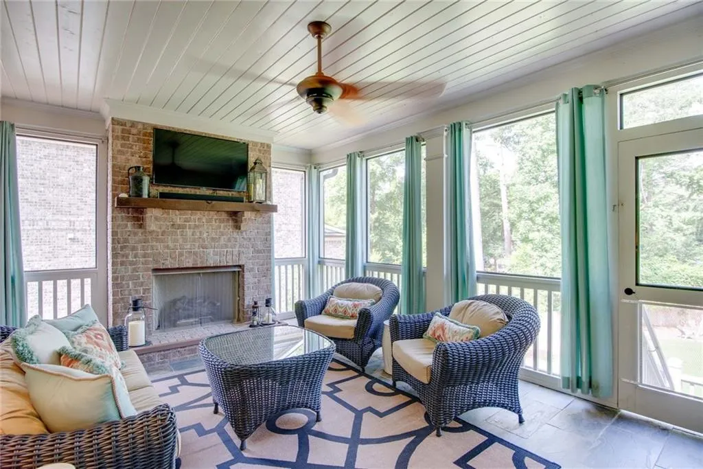 6169 Ferry Drive, Sandy Springs, Georgia 30328, 5 Bedrooms Bedrooms, ,4 BathroomsBathrooms,Residential,Sold,6169 Ferry Drive,6009018