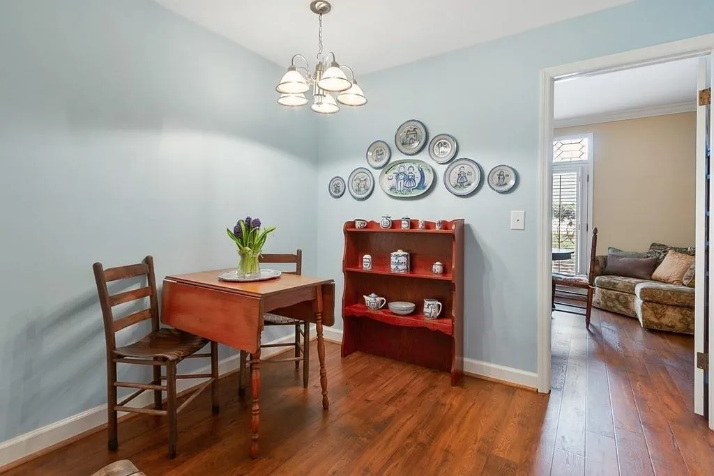 65 Willow Glen, Sandy Springs, Georgia 30342, 3 Bedrooms Bedrooms, ,2 BathroomsBathrooms,Residential,Sold,65 Willow Glen,6535616