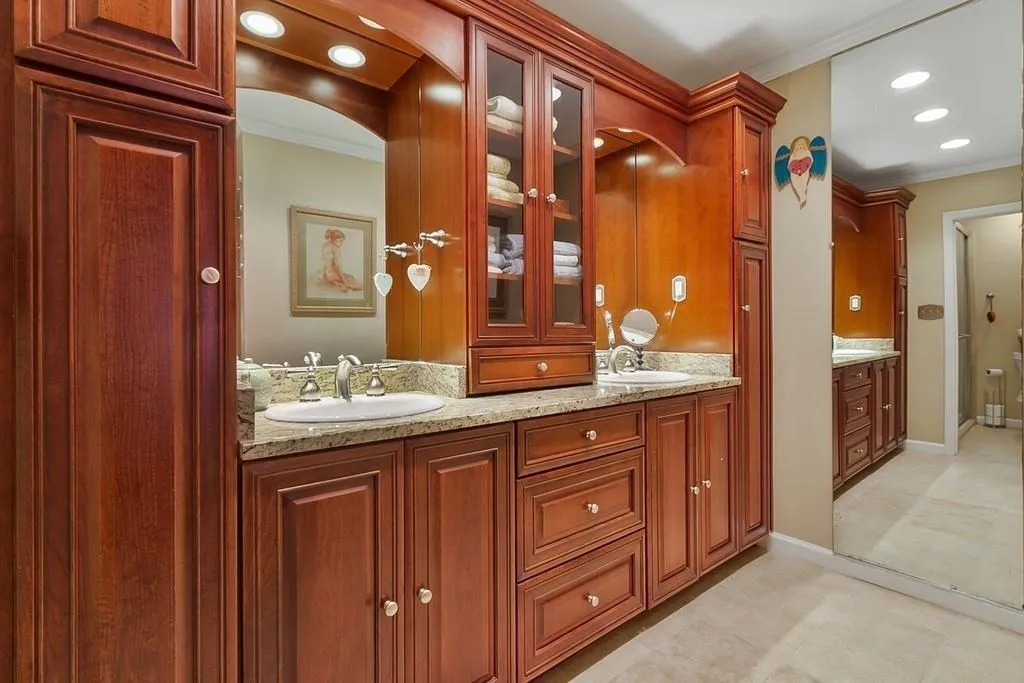 65 Willow Glen, Sandy Springs, Georgia 30342, 3 Bedrooms Bedrooms, ,2 BathroomsBathrooms,Residential,Sold,65 Willow Glen,6535616