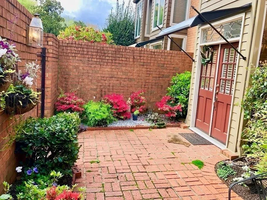 65 Willow Glen, Sandy Springs, Georgia 30342, 3 Bedrooms Bedrooms, ,2 BathroomsBathrooms,Residential,Sold,65 Willow Glen,6535616