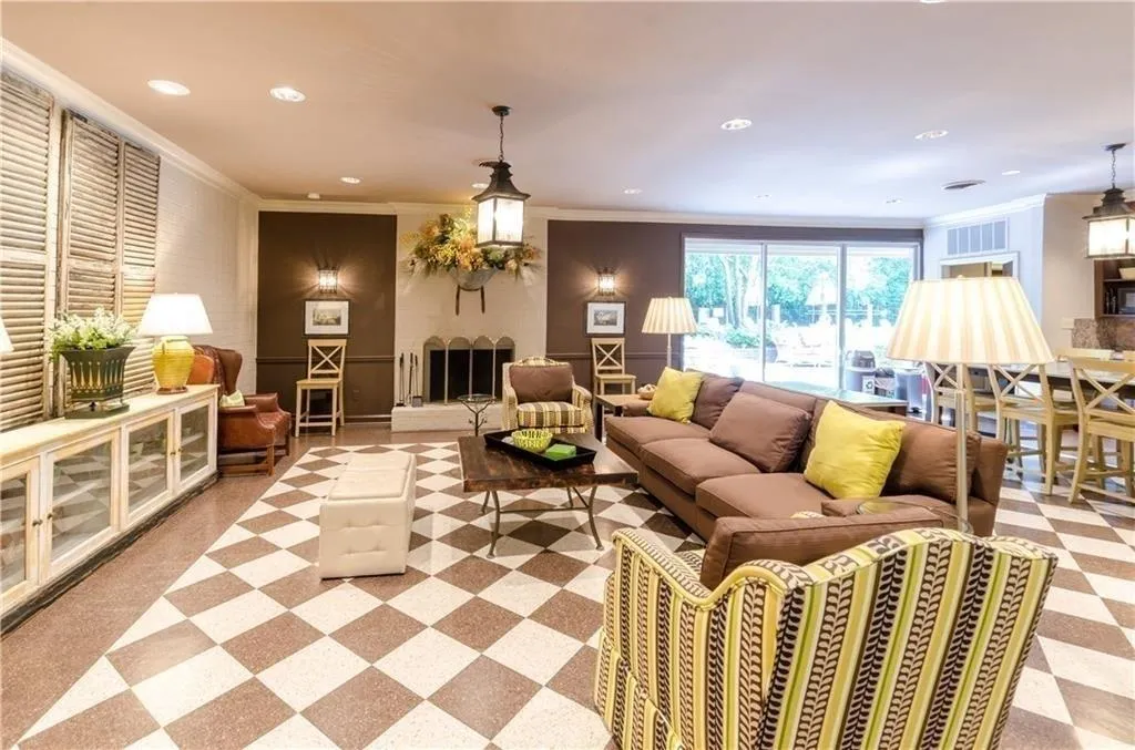 65 Willow Glen, Sandy Springs, Georgia 30342, 3 Bedrooms Bedrooms, ,2 BathroomsBathrooms,Residential,Sold,65 Willow Glen,6535616