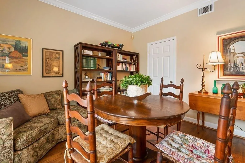 65 Willow Glen, Sandy Springs, Georgia 30342, 3 Bedrooms Bedrooms, ,2 BathroomsBathrooms,Residential,Sold,65 Willow Glen,6535616
