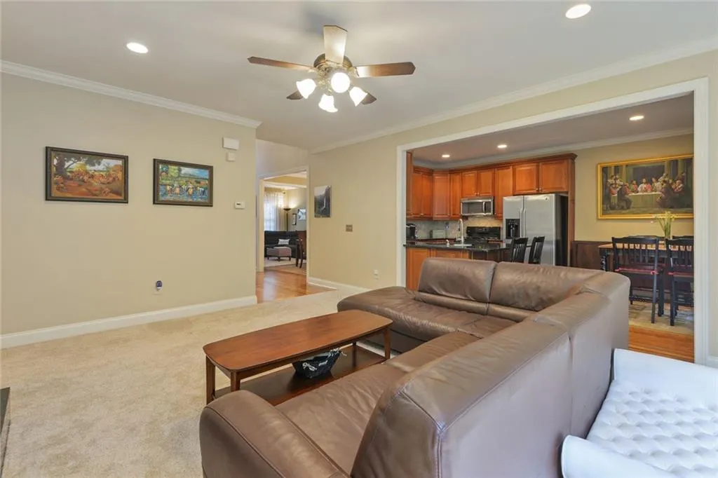 145 Fieldsborn Court, Sandy Springs, Georgia 30328, 4 Bedrooms Bedrooms, ,3 BathroomsBathrooms,Residential,Sold,145 Fieldsborn Court,6582347