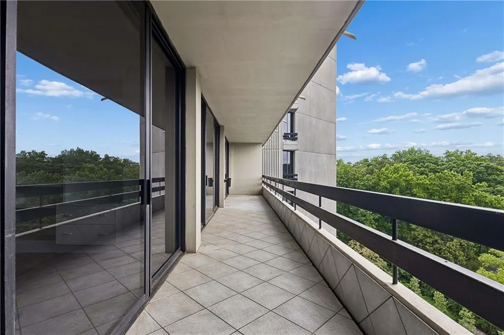 2660 Peachtree Road Nw Unit 11e, Atlanta, Georgia 30305, 3 Bedrooms Bedrooms, 0 ,3 BathroomsBathrooms,Residential,For Sale,2660 Peachtree Road Nw Unit 11e,7767292