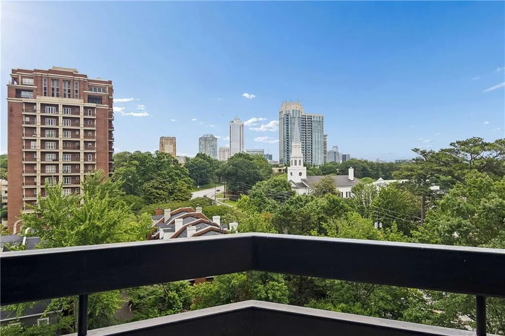 2660 Peachtree Road Nw Unit 11e, Atlanta, Georgia 30305, 3 Bedrooms Bedrooms, 0 ,3 BathroomsBathrooms,Residential,For Sale,2660 Peachtree Road Nw Unit 11e,7767292