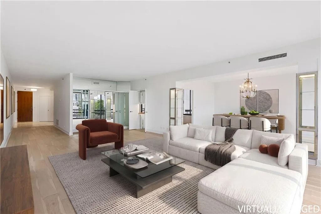 2660 Peachtree Road Nw Unit 11e, Atlanta, Georgia 30305, 3 Bedrooms Bedrooms, 0 ,3 BathroomsBathrooms,Residential,For Sale,2660 Peachtree Road Nw Unit 11e,7767292