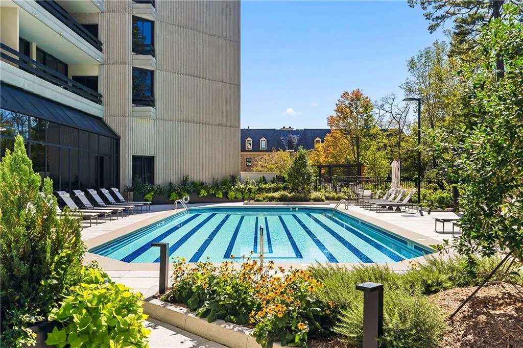 2660 Peachtree Road Nw Unit 11e, Atlanta, Georgia 30305, 3 Bedrooms Bedrooms, 0 ,3 BathroomsBathrooms,Residential,For Sale,2660 Peachtree Road Nw Unit 11e,7767292