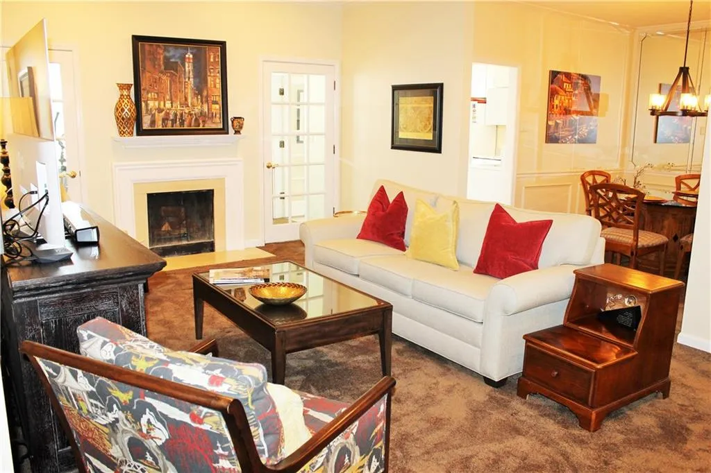 5135 Chemin De Vie Unit 5135, Atlanta, Georgia 30342, 2 Bedrooms Bedrooms, ,2 BathroomsBathrooms,Residential,Sold,5135 Chemin De Vie Unit 5135,6570221