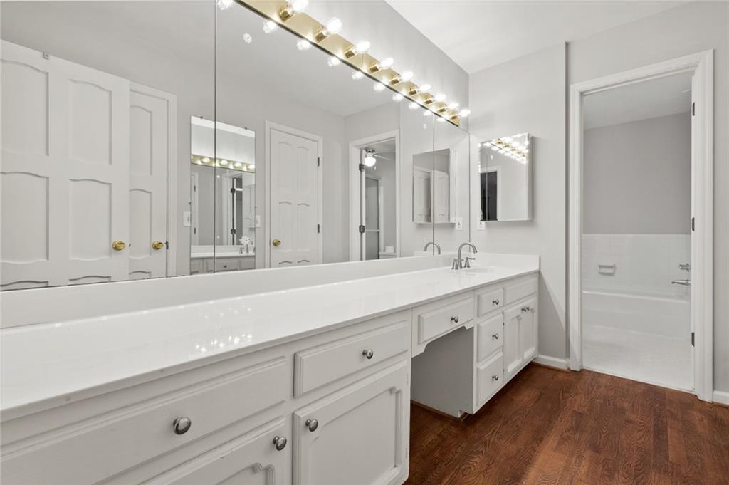 975 Buckhorn E, Sandy Springs, Georgia 30350, 6 Bedrooms Bedrooms, ,4 BathroomsBathrooms,Residential,Sold,975 Buckhorn E,7251860