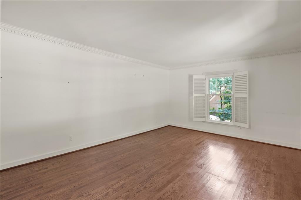 975 Buckhorn E, Sandy Springs, Georgia 30350, 6 Bedrooms Bedrooms, ,4 BathroomsBathrooms,Residential,Sold,975 Buckhorn E,7251860