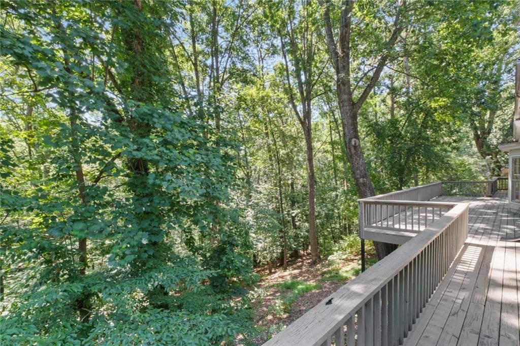 975 Buckhorn E, Sandy Springs, Georgia 30350, 6 Bedrooms Bedrooms, ,4 BathroomsBathrooms,Residential,Sold,975 Buckhorn E,7251860