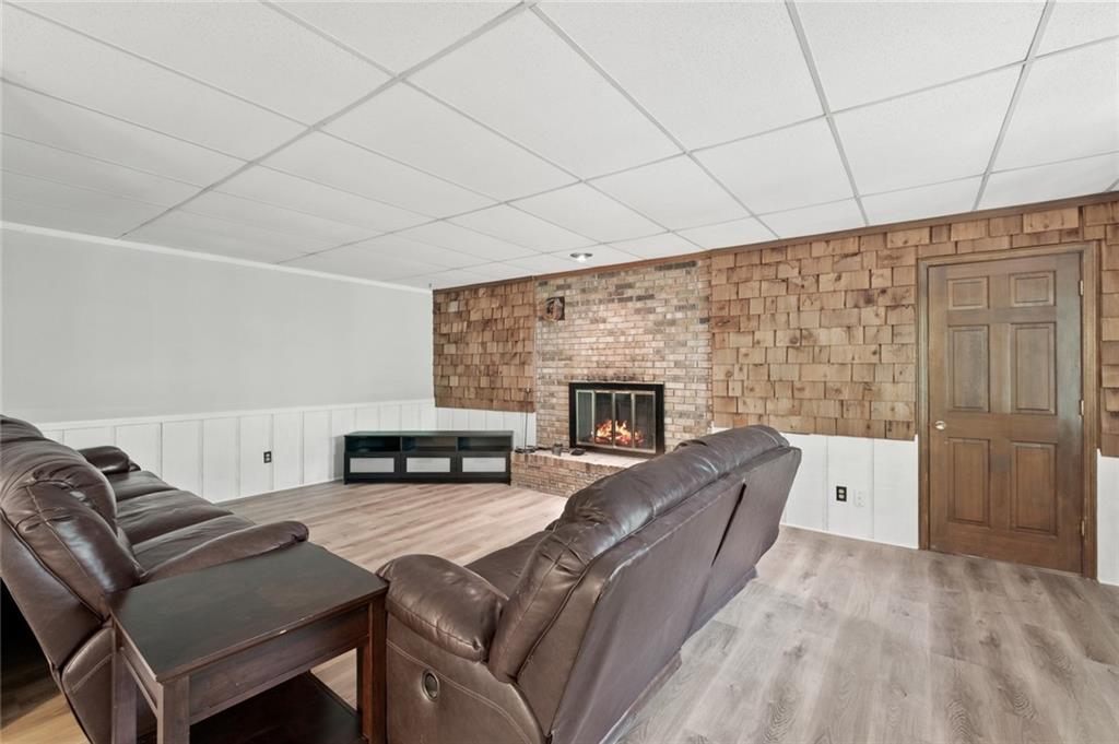 975 Buckhorn E, Sandy Springs, Georgia 30350, 6 Bedrooms Bedrooms, ,4 BathroomsBathrooms,Residential,Sold,975 Buckhorn E,7251860